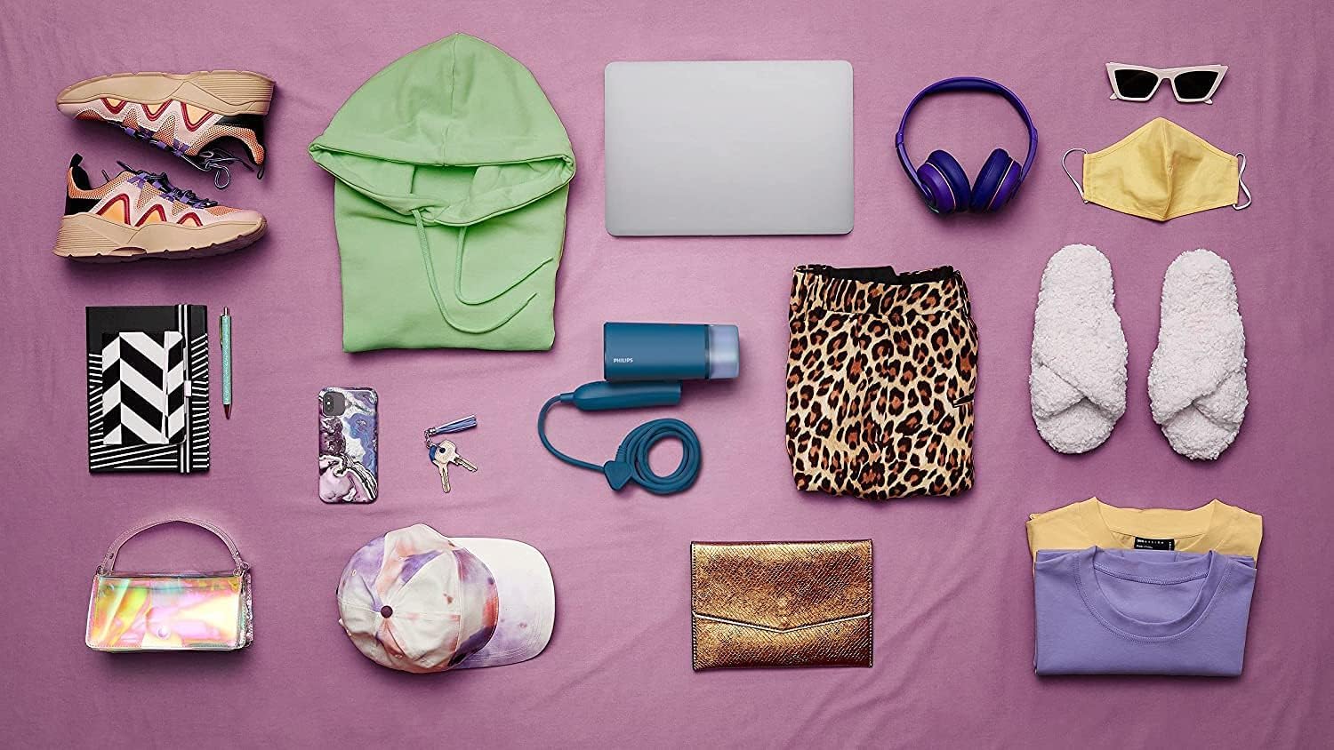 Philips Compact Handheld Steamer 3000 Series - 1000W - 20g/min Continuous Steam - 2M Cord Length - 100ML - Compact & Foldable - Blue - STH3000/26