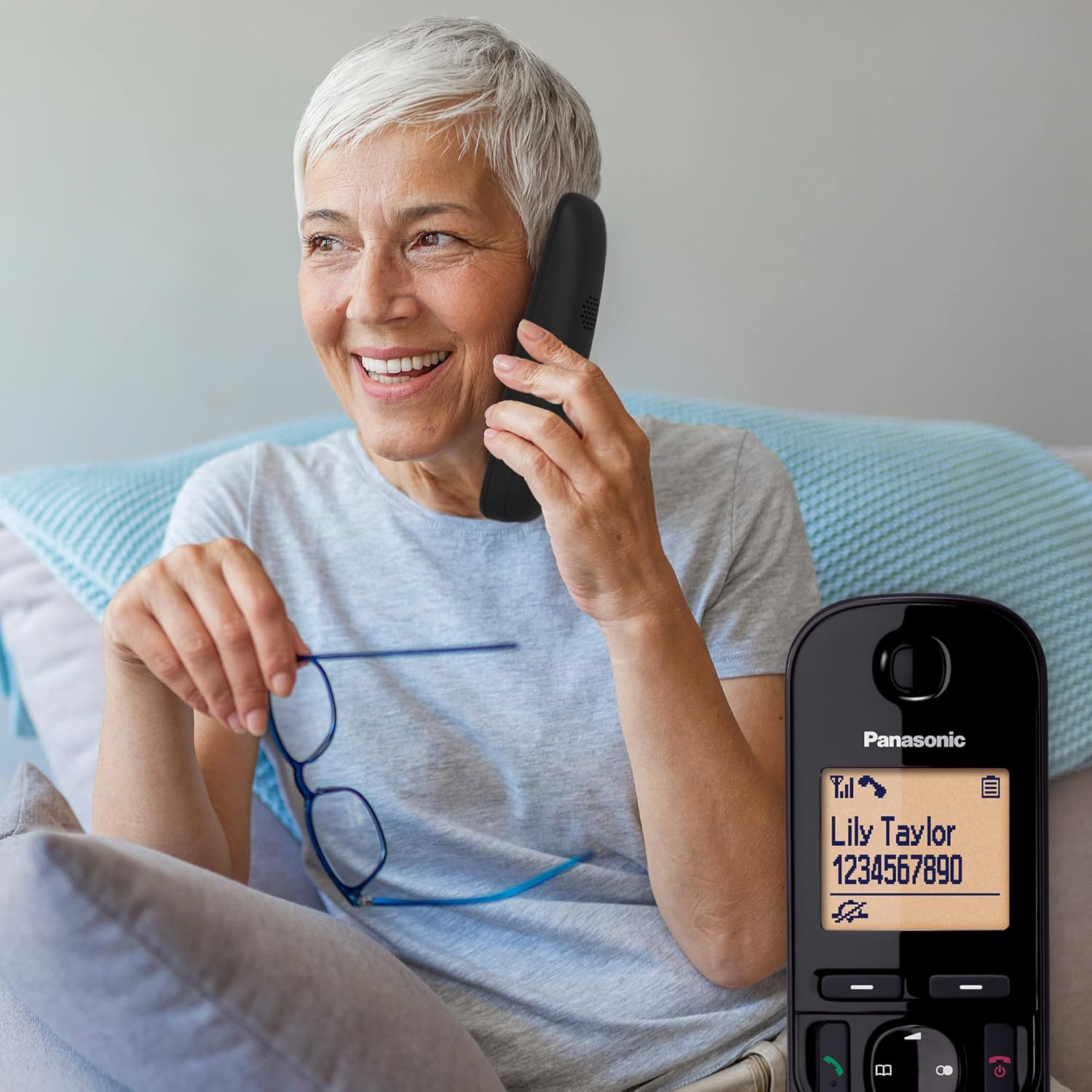 Panasonic KX-TGC260 Digital Cordless Phone: 18-min answering machine, dedicated call block button, an easy-to-read dot-matrix display and a hands-free speakerphone