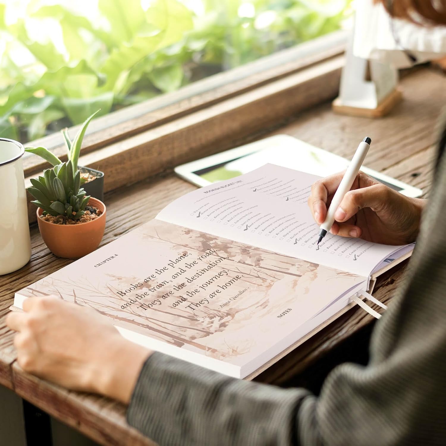 Lanpn Reading Diary & Book Journal, Linen Reading Journal Diary for Adults Book Lovers Book Club Themes Reading Notebook Bullet Journal Tracker for Collecting and Organising Your Books (Beige)