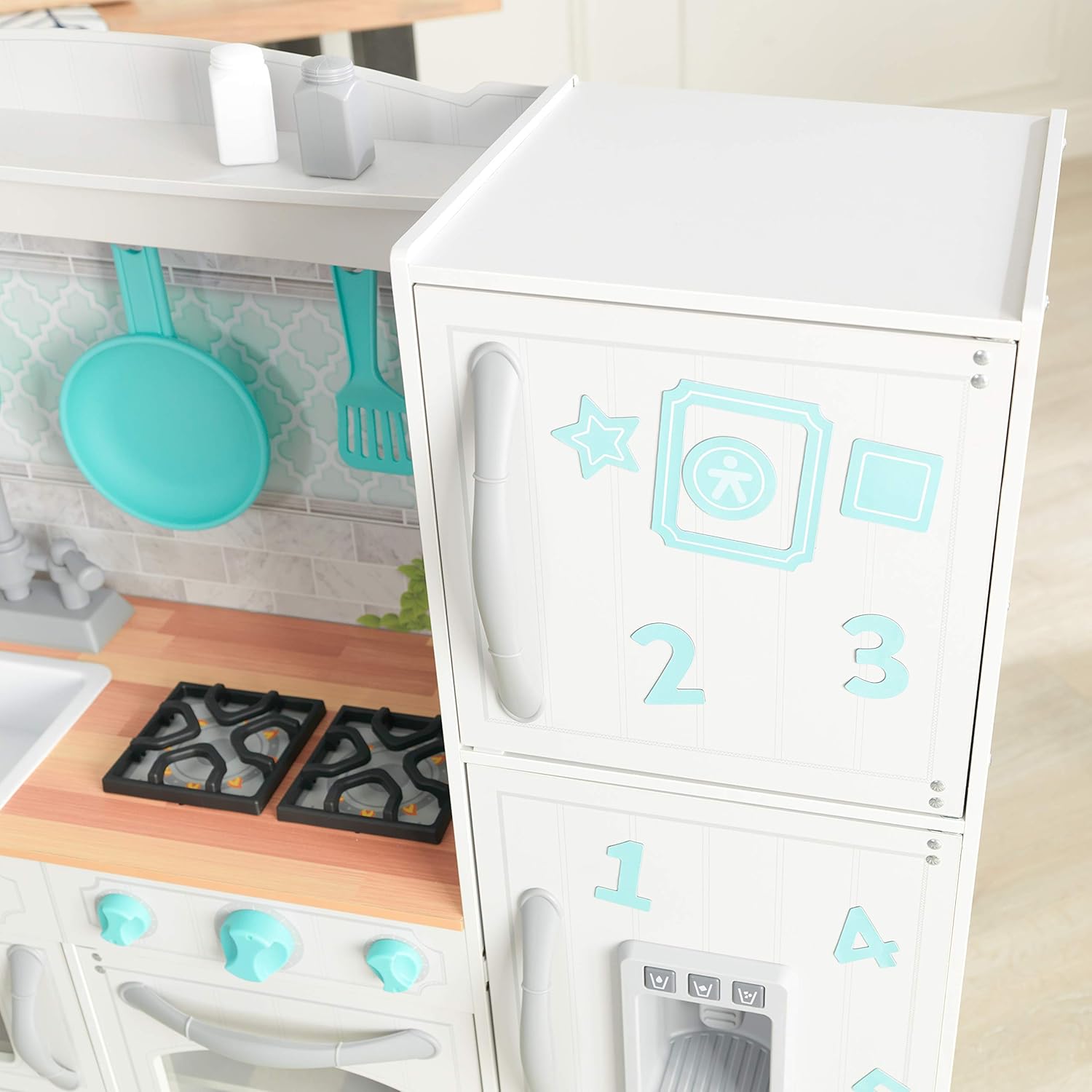 KidKraft Countryside Toy Kitchen, Wooden Play Kitchen with Fridge Magnets and Kitchen Accessories, Kids' Kitchen set with Ice Maker, Kids' Toys, 53424 - Amazon Exclusive